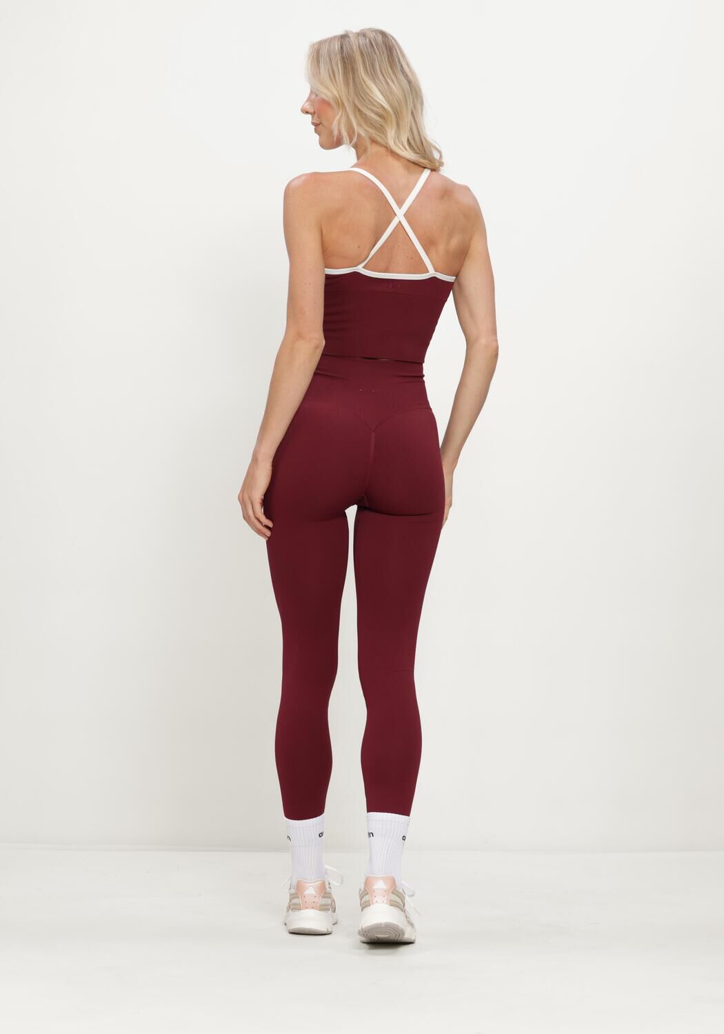 Bordeaux AIM'N Top SHAPE SEAMLESS CROSS BACK BRALETTE - large