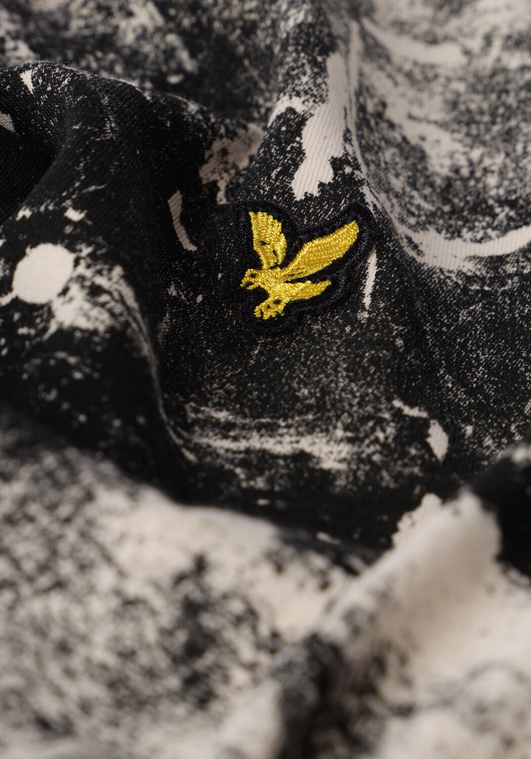 Zwarte LYLE & SCOTT T-shirt EROSION PRINT T-SHIRT - large