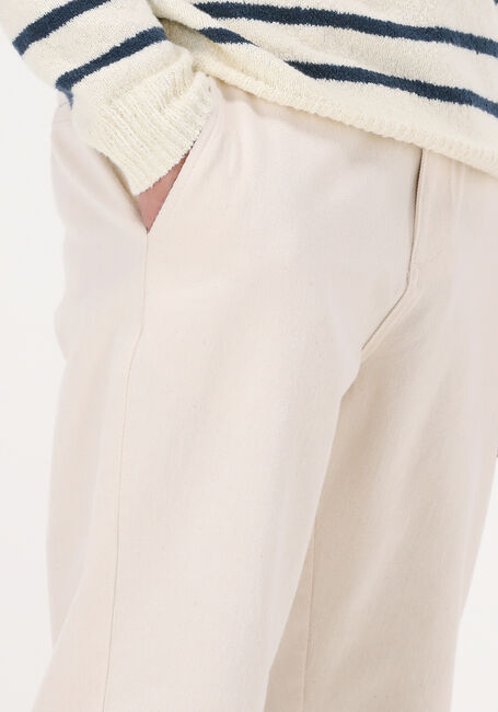 Gebroken wit ANERKJENDT Slim fit jeans AKJULIUS DENIM CHINO - large