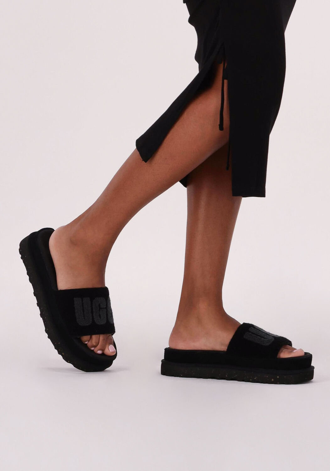 Uggs slippers zwart sales