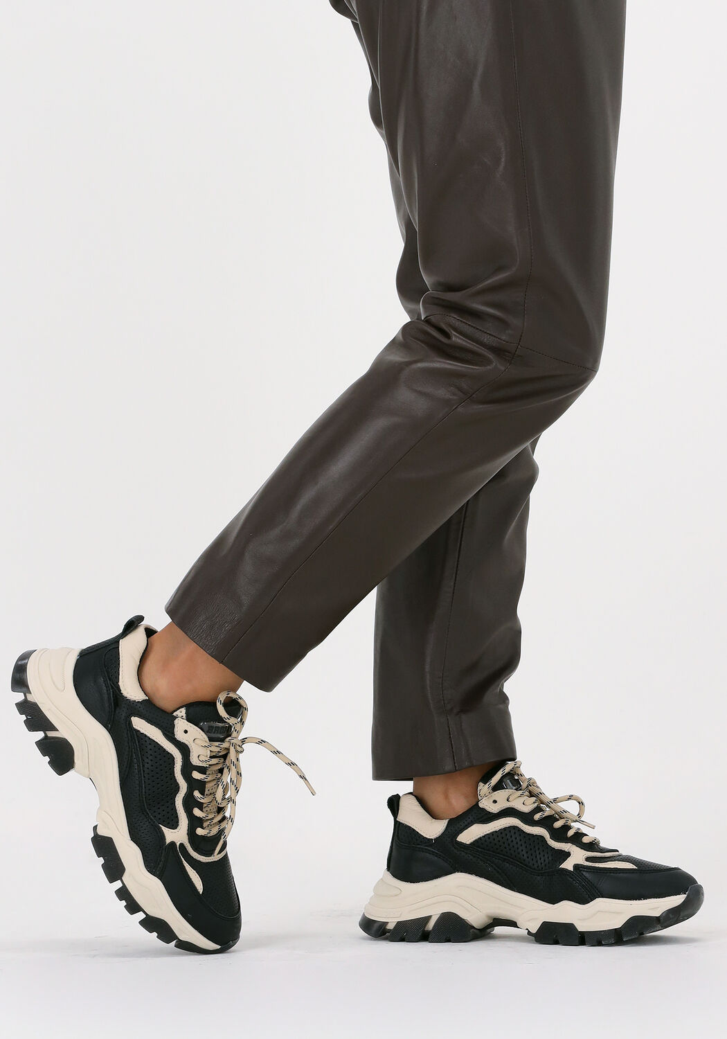 Zwarte BRONX Lage sneakers TAYKE-OVER 66366 - large