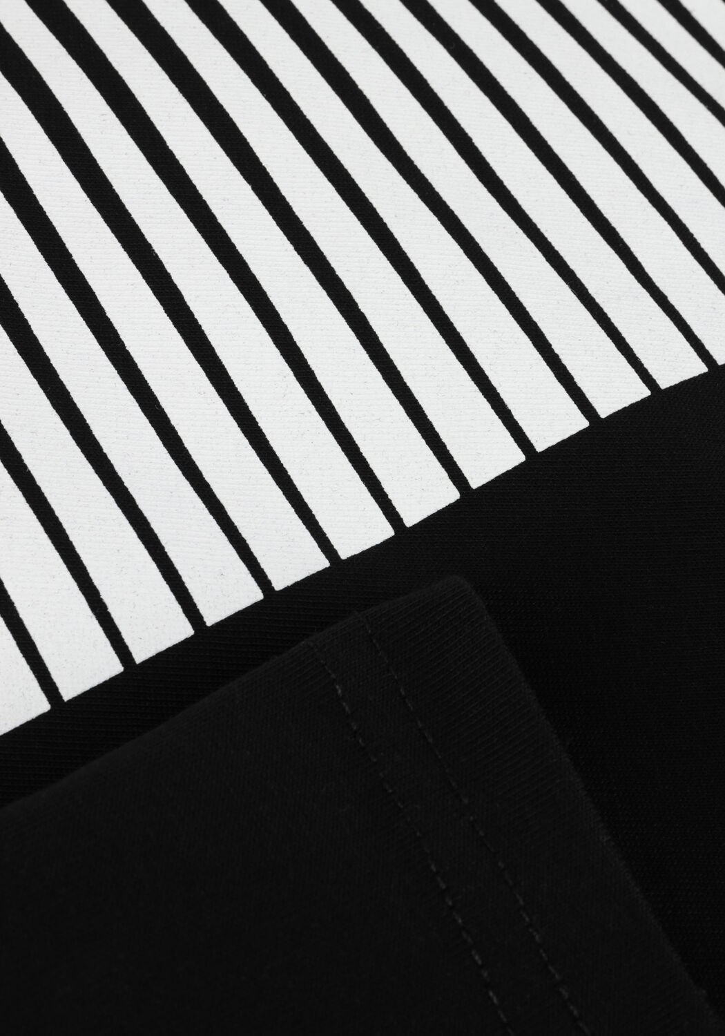 Zwarte PURE PATH T-shirt ESSENTIAL LOGO T-SHIRT - large