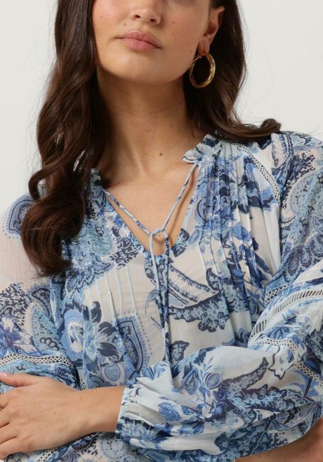 Blauwe GUESS Blouses LS GILDA TRIM TOP - large