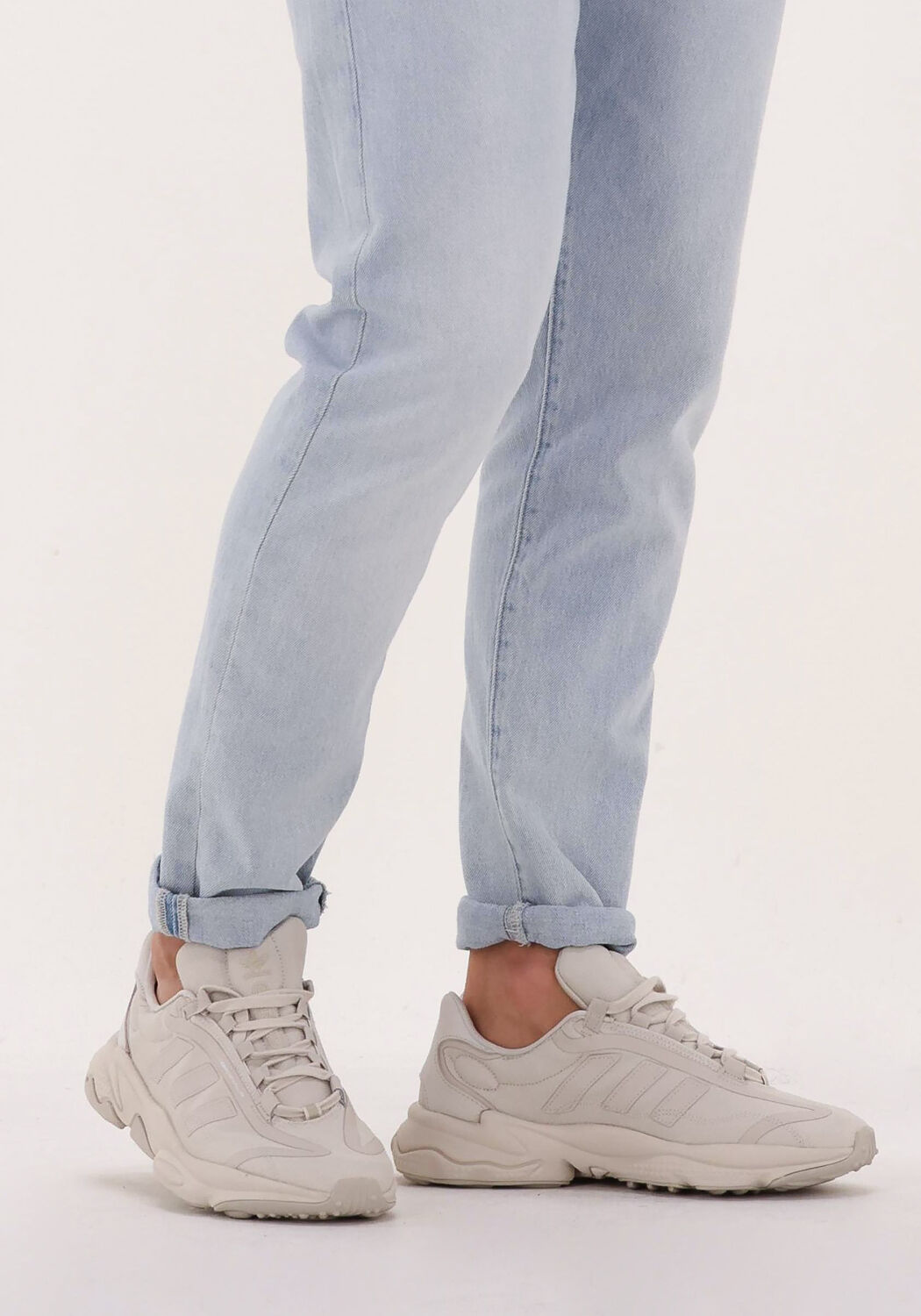 beige adidas lage sneakers ozweego pure