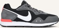 Zwarte NIKE Lage sneakers VENTURE RUNNER - medium