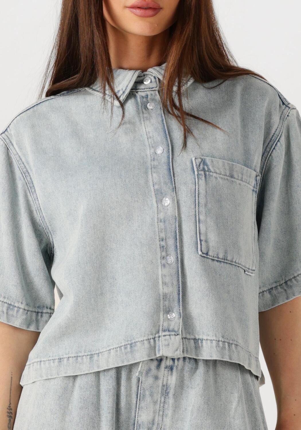 CATWALK JUNKIE Dames Blouses Short Sleeve Denim Blouse Blauw