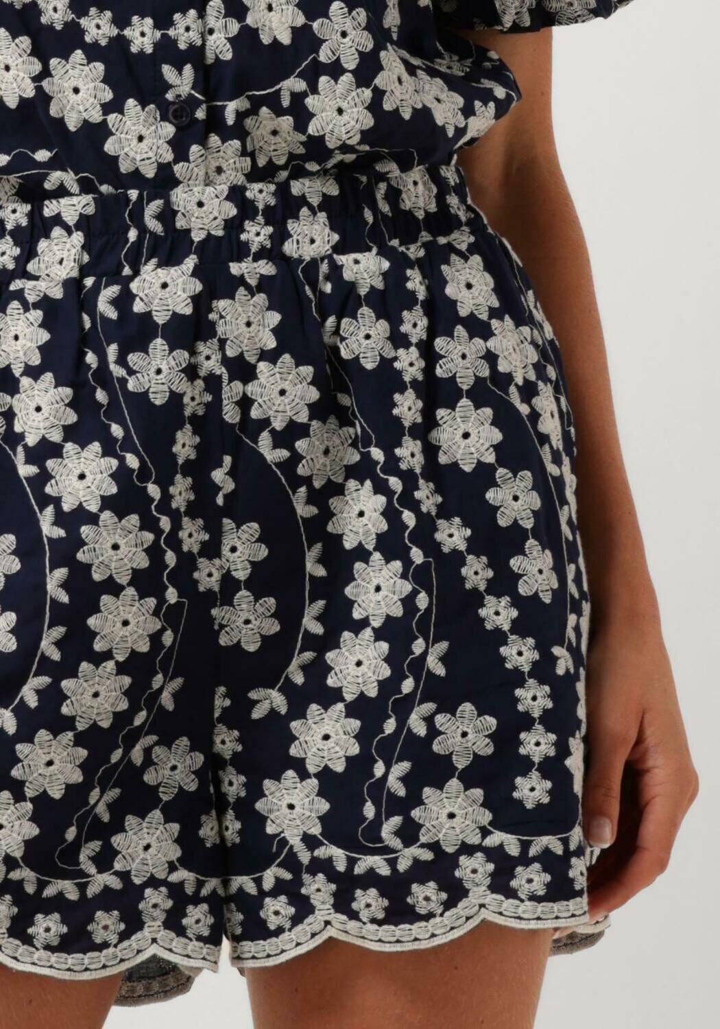 YDENCE Dames Broeken Short Quinn Donkerblauw