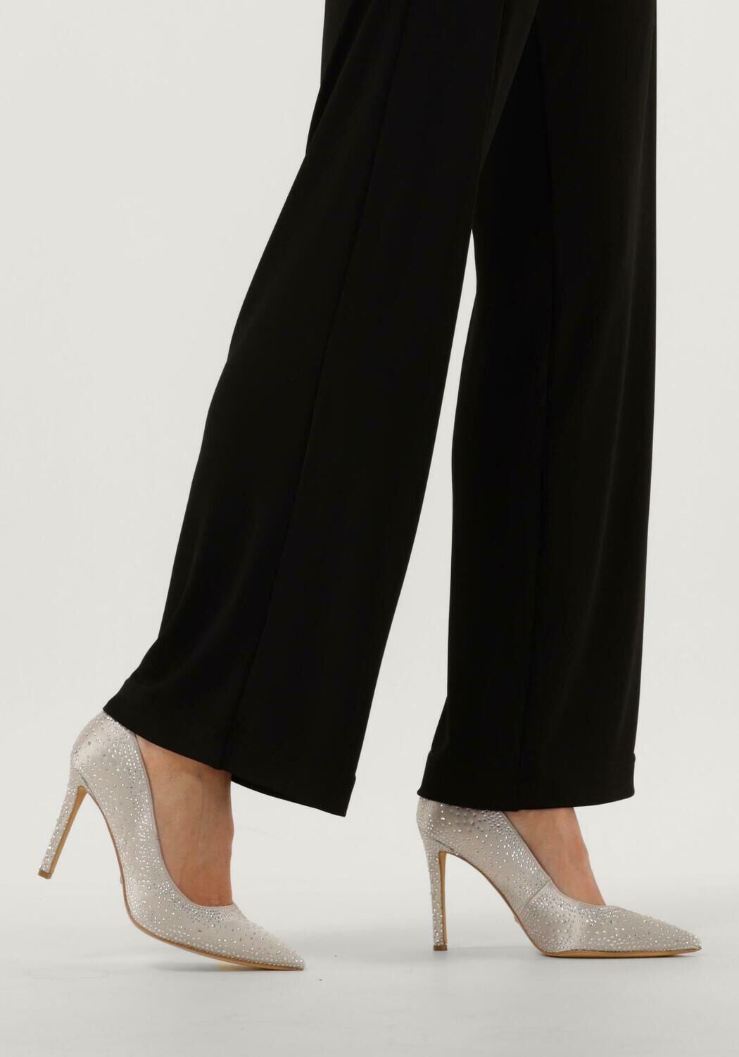 Zilveren GUESS Pumps SILKS - large