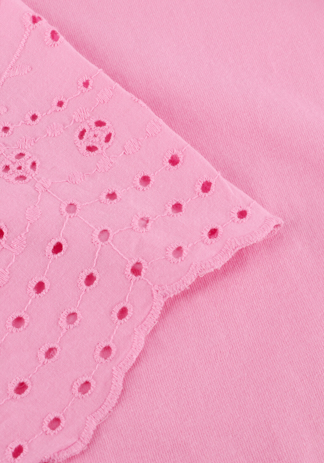 Roze Y.A.S. T-shirt YASLEX SS TOP W. EMB SLEEVES - large