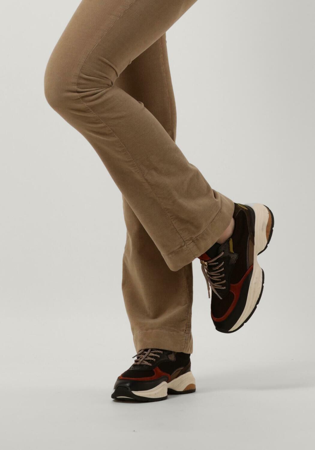 Bruine VIA VAI Lage sneakers PEPPER ZYRA - large