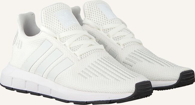 Witte ADIDAS Lage sneakers SWIFT RUN C Witte ADIDAS Lage sneakers SWIFT RUN C - large