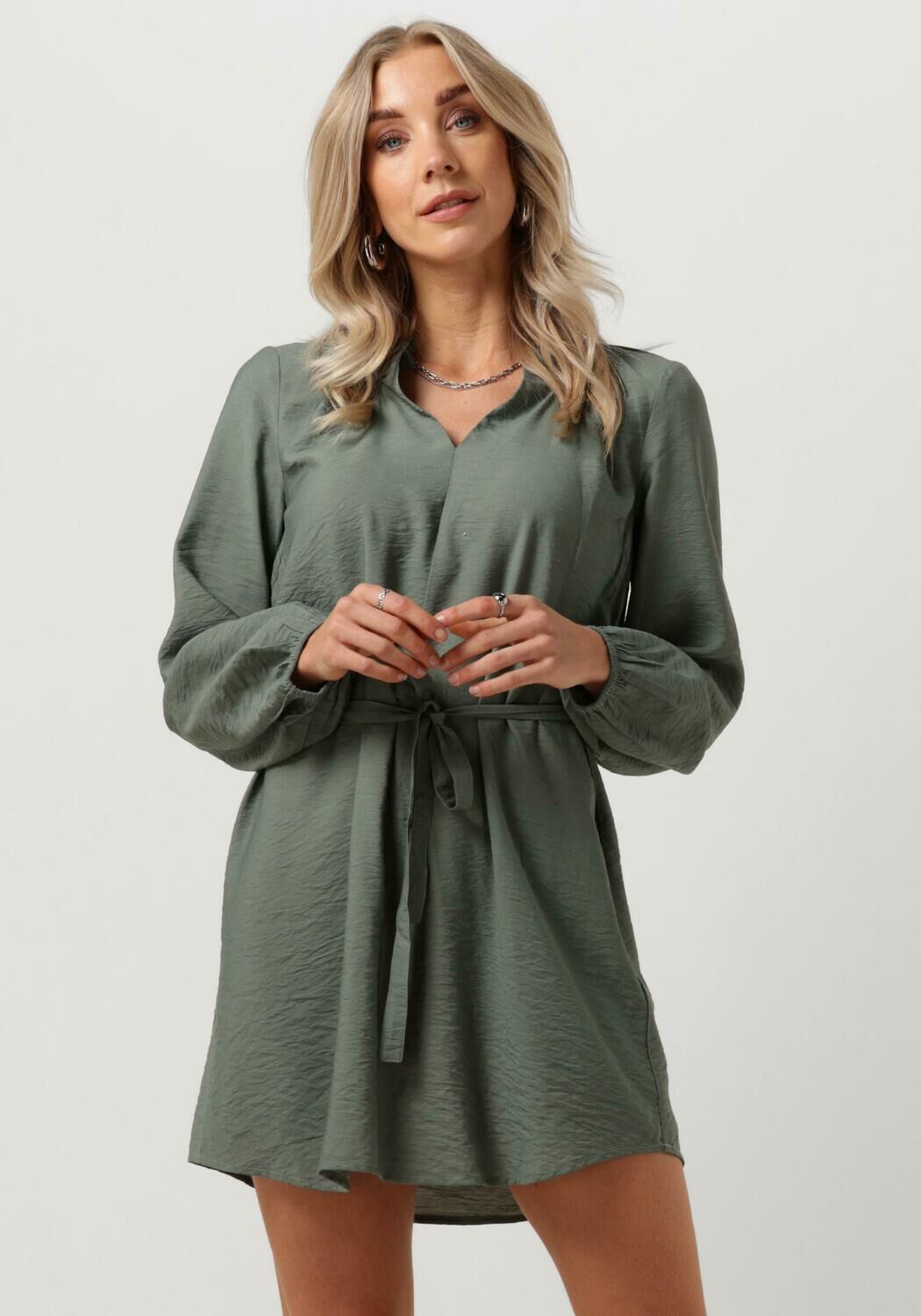 groene modstrom mini jurk hudgesmd dress