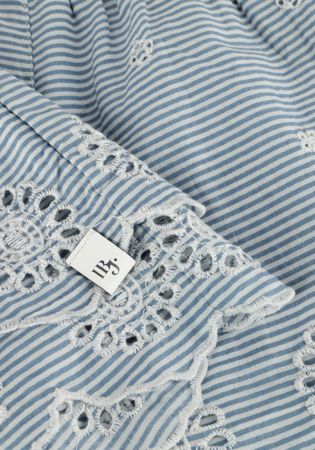 Lichtblauwe INDIAN BLUE JEANS Broeken STRIPE EMBROIDERY SHORT - large