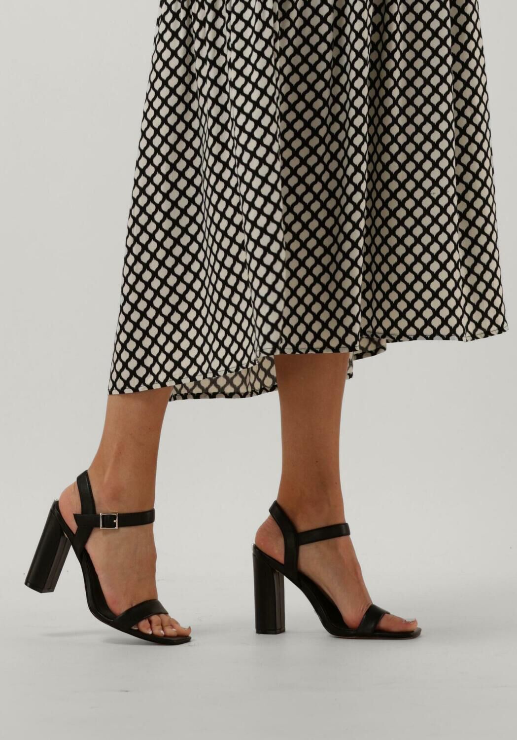 Zwarte GUESS Sandalen ALIBI - large