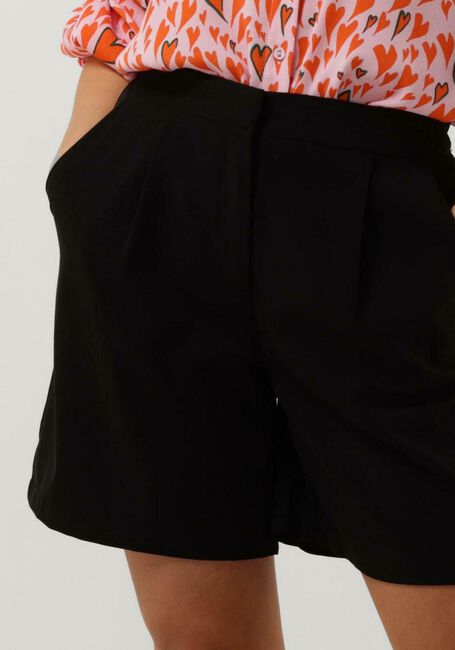 Zwarte Y.A.S. Korte broek YASHELEN MW LONG SHORTS - large