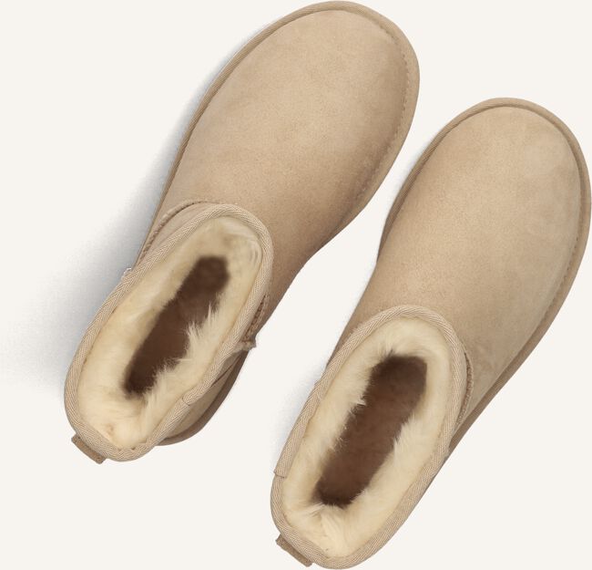 Beige UGG Vachtlaarzen W CLASSIC MINI II Beige UGG Vachtlaarzen W CLASSIC MINI II - large