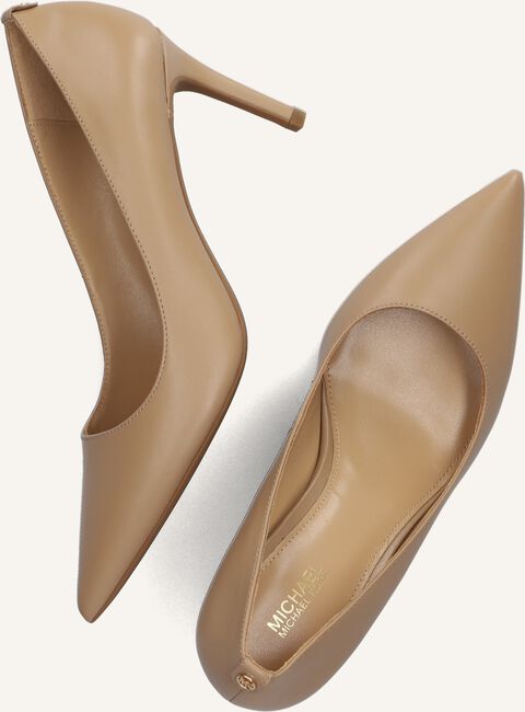 Camel MICHAEL KORS Pumps ALINA FLEX PUMP Camel MICHAEL KORS Pumps ALINA FLEX PUMP - large