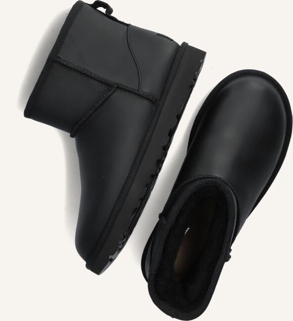 Zwarte UGG Vachtlaarzen W CLASSIC MINI Zwarte UGG Vachtlaarzen W CLASSIC MINI - large