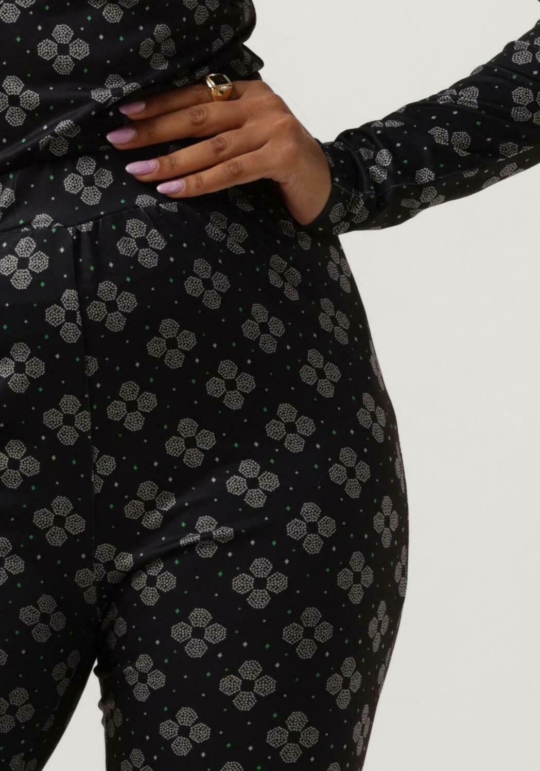NOTRE-V Dames Broeken Nv Celeste Flared Pants Zwart