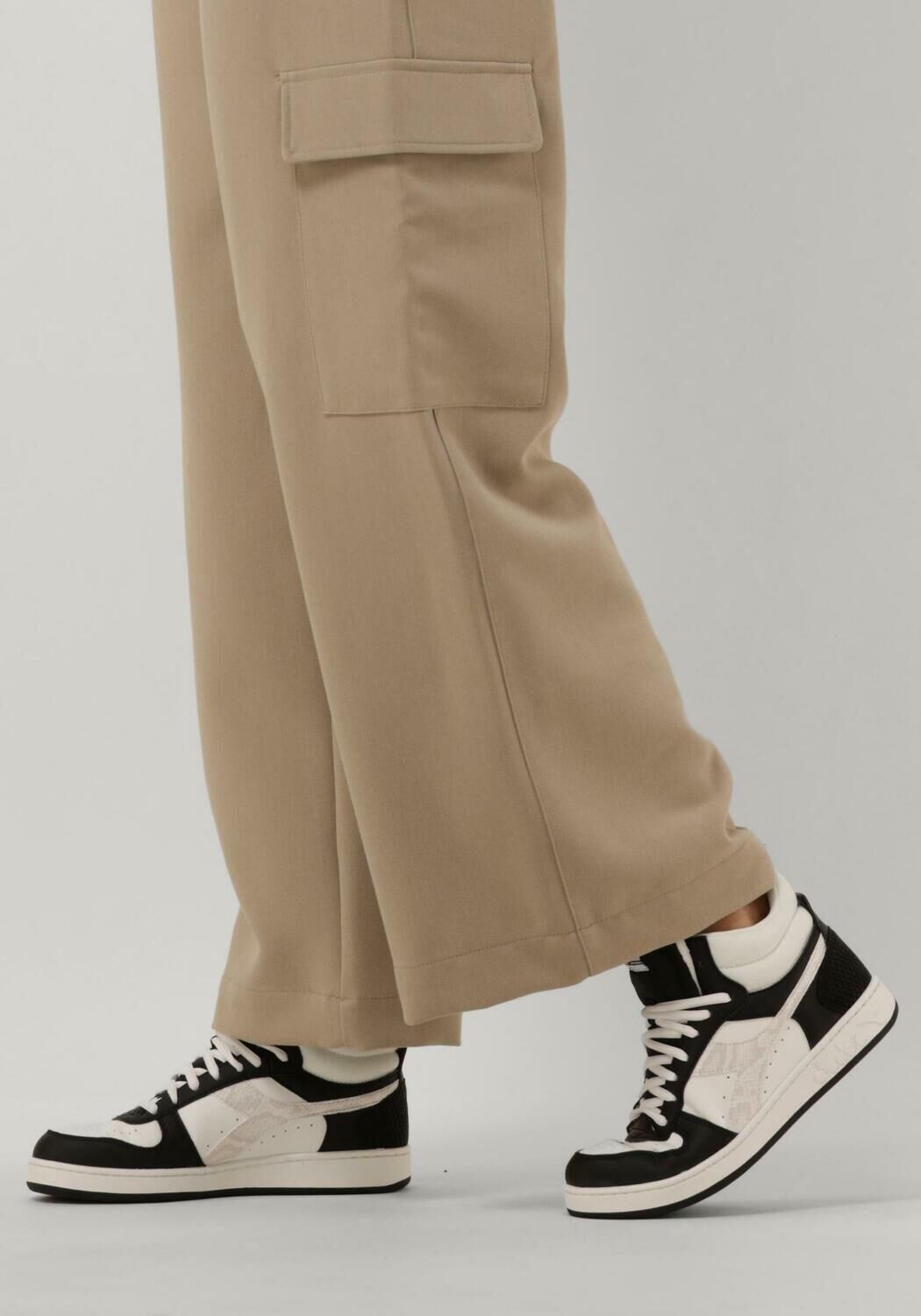 Zwarte DIADORA Hoge sneakers MAGIC BASKET DEMI WOMAN - large