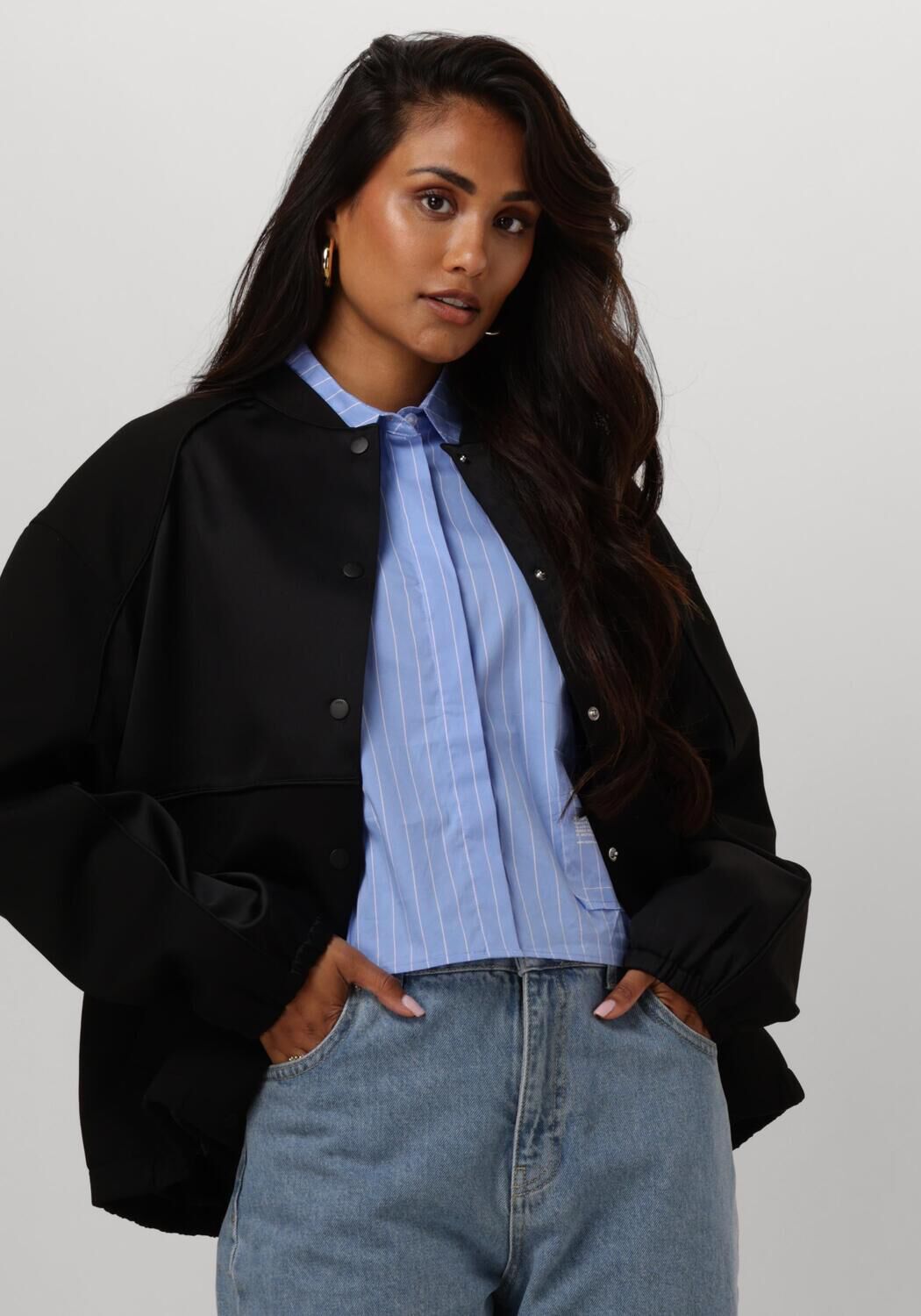 ALIX THE LABEL Dames Jassen Ladies Woven Varsity Bomber Zwart