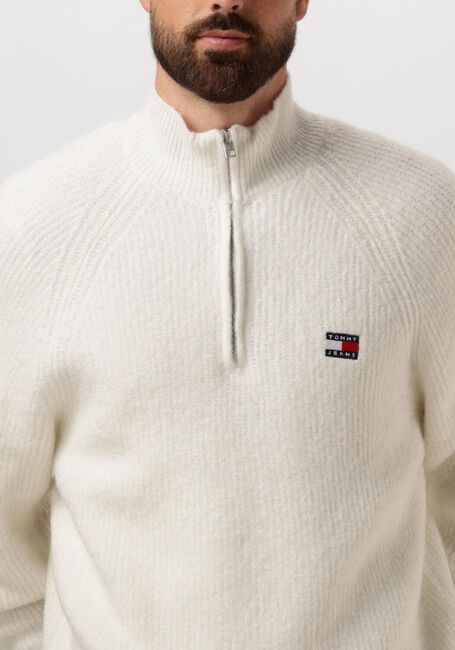 Witte TOMMY JEANS Trui TJM REG 1/4 ZIP RAGLAN BADGE - large