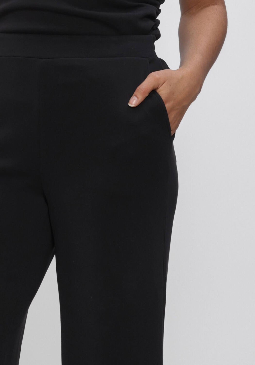 Zwarte MY ESSENTIAL WARDROBE Wijde broek MWHELLE WIDE PANT - large