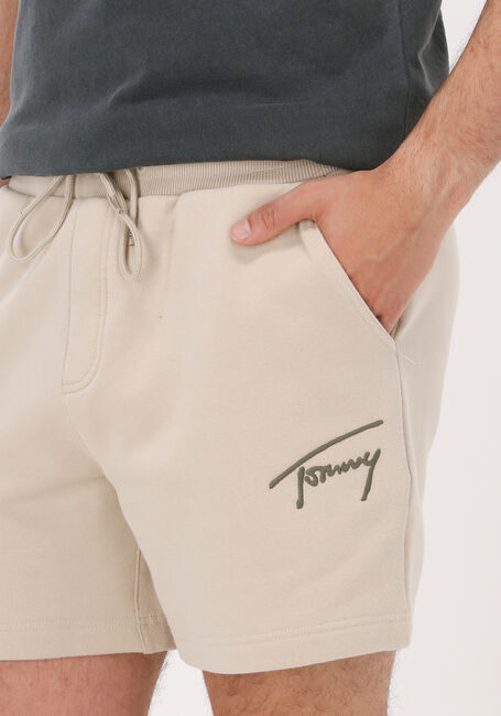 Beige TOMMY JEANS Korte broek TJM SIGNATURE SHORT - large