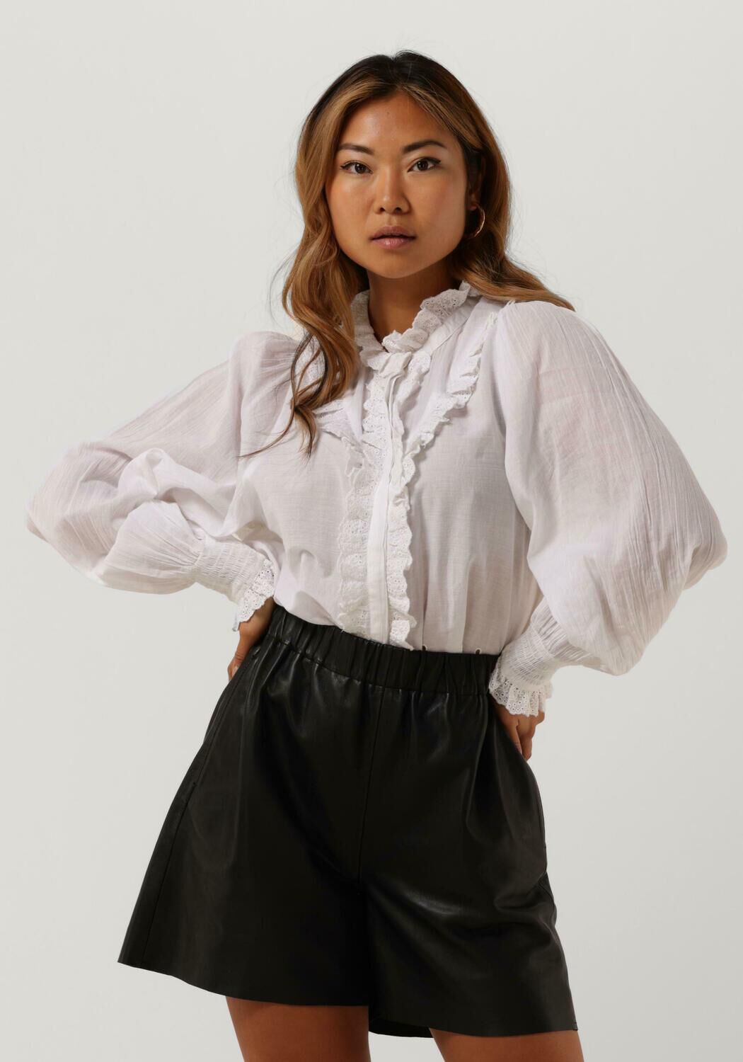 witte neo noir blouse nusan embroidery blouse