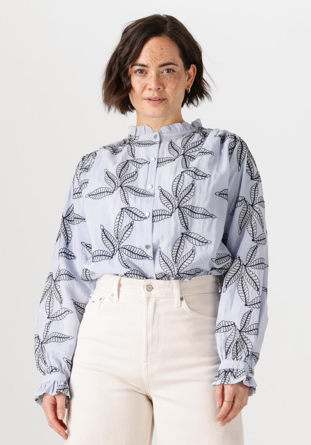 NUKUS Dames Blouses Jenna Blouse Embroidery Blauw