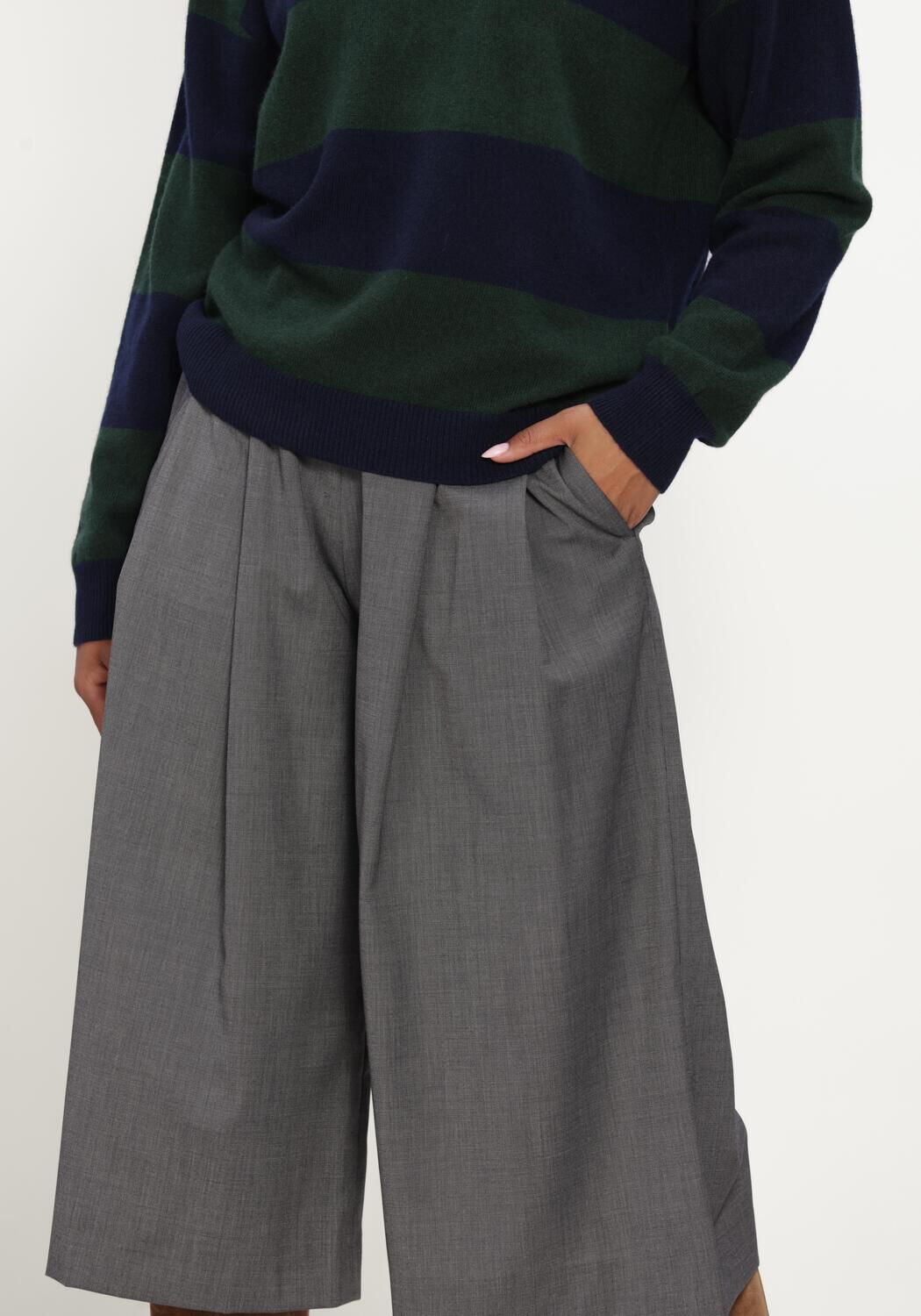 Grijze BY-BAR Wijde broek MOWI BERMUDA SHORTS - large