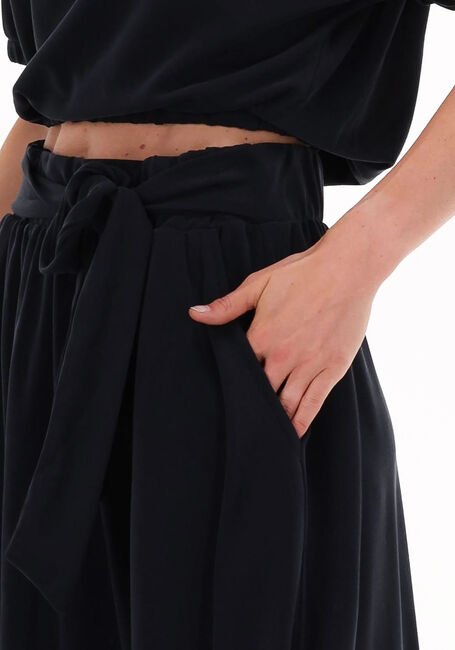 Zwarte MINUS Midirok ADDILYN SKIRT - large