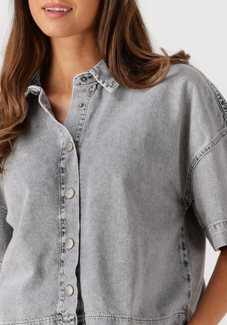 Lichtgrijze MY ESSENTIAL WARDROBE Top MALOMW143 BOXY SHORT SHIRT - large