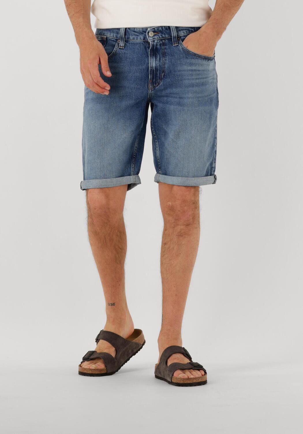 Tommy Jeans Regular fit korte jeans van katoenmix model 'RONNIE'