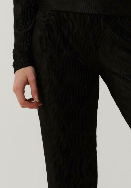 Zwarte ANOTHER LABEL Pantalon GARCELLE PLEATED PANTS - large