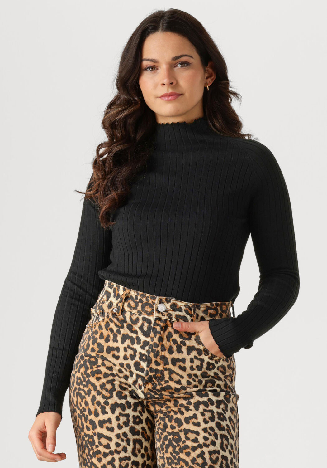 YDENCE Dames Tops & T-shirts Knitted Top Kit Zwart