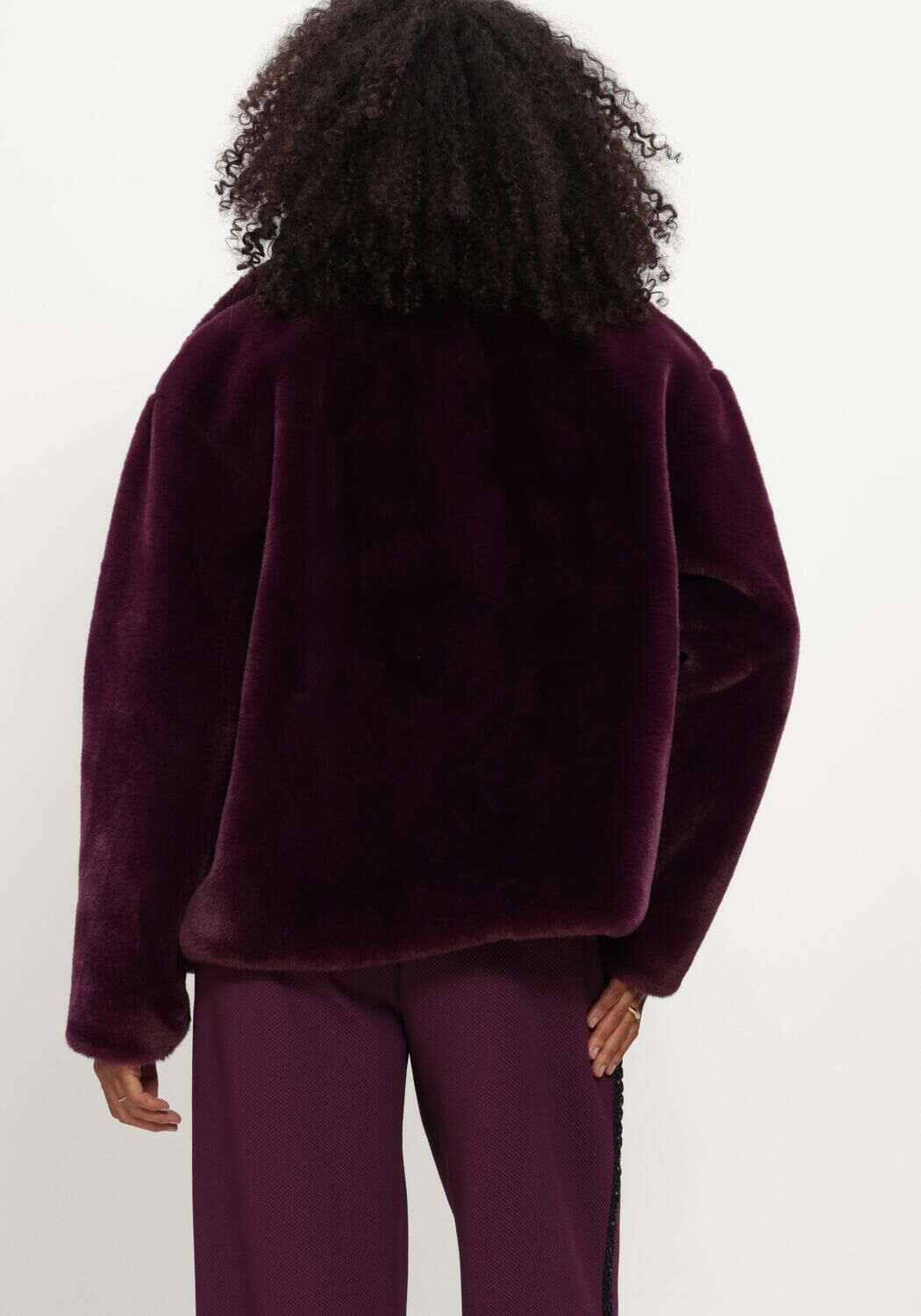Bordeaux POM AMSTERDAM Faux fur jas CLEO DARK PLUM - large