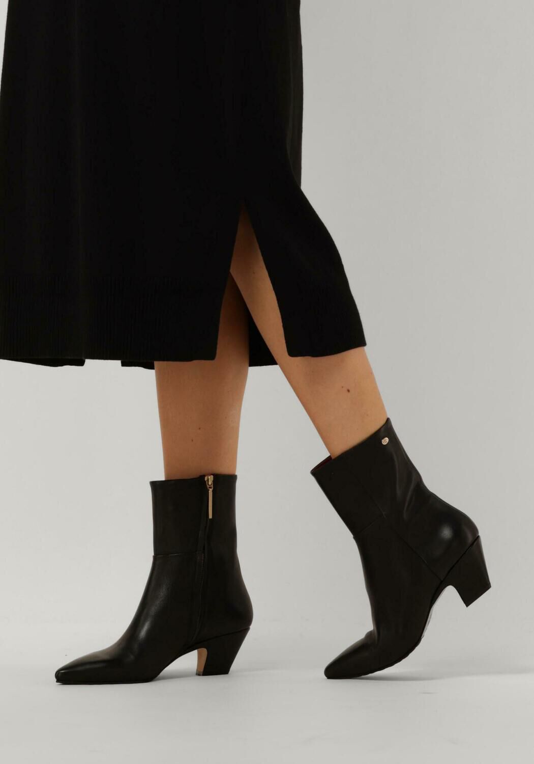 Zwarte FRED DE LA BRETONIERE Enkellaarsjes ROSE ANKLE BOOT - large