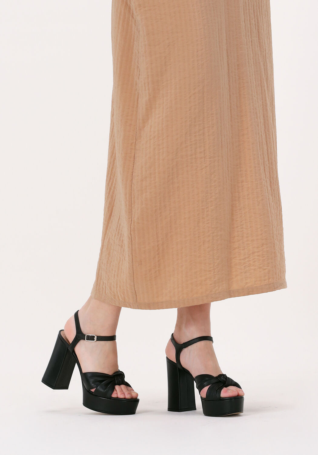 Chlo\u00e9 Zomerschoenen met hak bruin casual uitstraling Schoenen Muiltjes Zomerschoenen met hak Chloé 