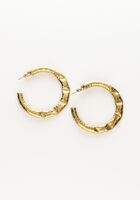 Gouden NOTRE-V Oorbellen GERIBBELDE OPEN HOOPS - medium