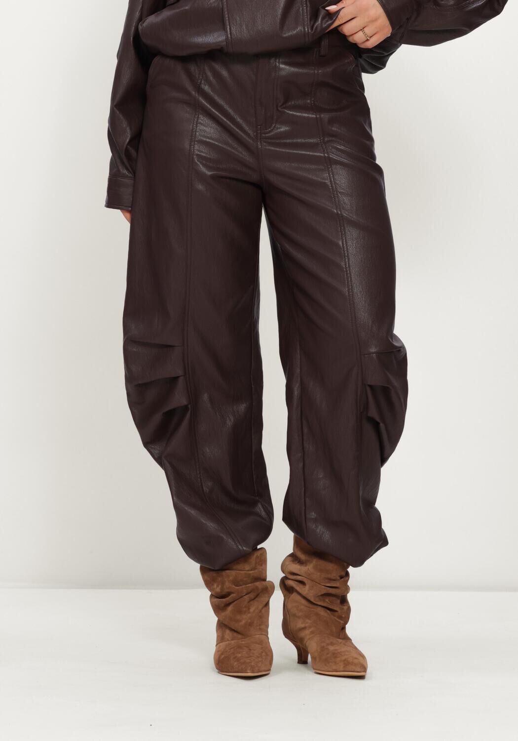 Bruine STUDIO AMAYA Wijde broek RIFT PANTS - large