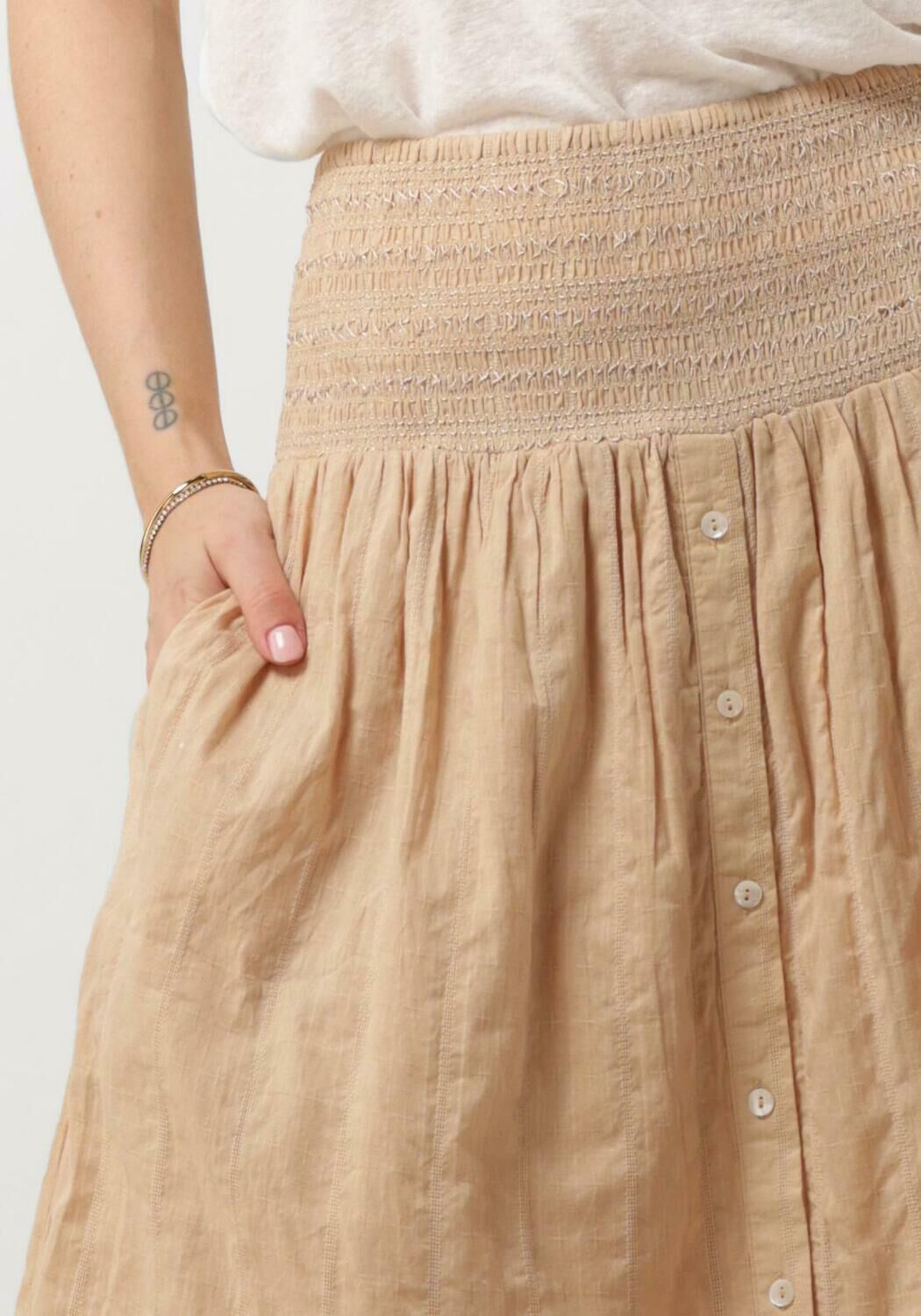 Zand RUBY TUESDAY Maxirok SALI LONG SKIRT WITH SMOCK WAISTBAND AND FULL PLACKET Omoda