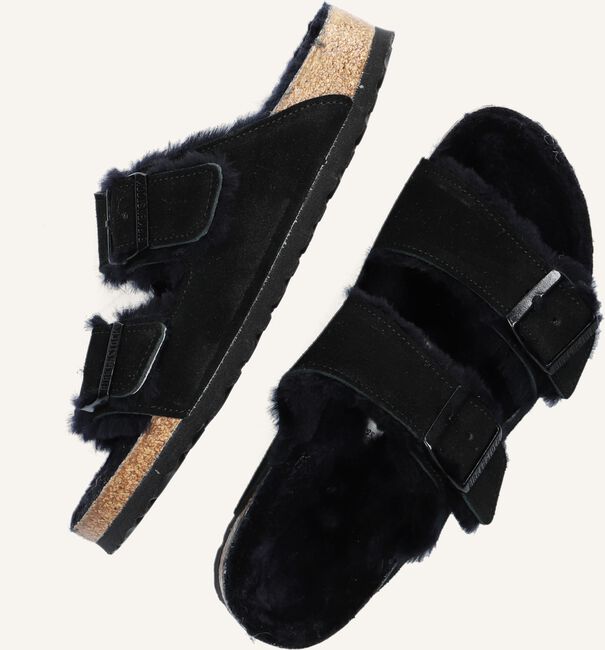 Zwarte BIRKENSTOCK Pantoffels ARIZONA FELL Zwarte BIRKENSTOCK Pantoffels ARIZONA FELL - large