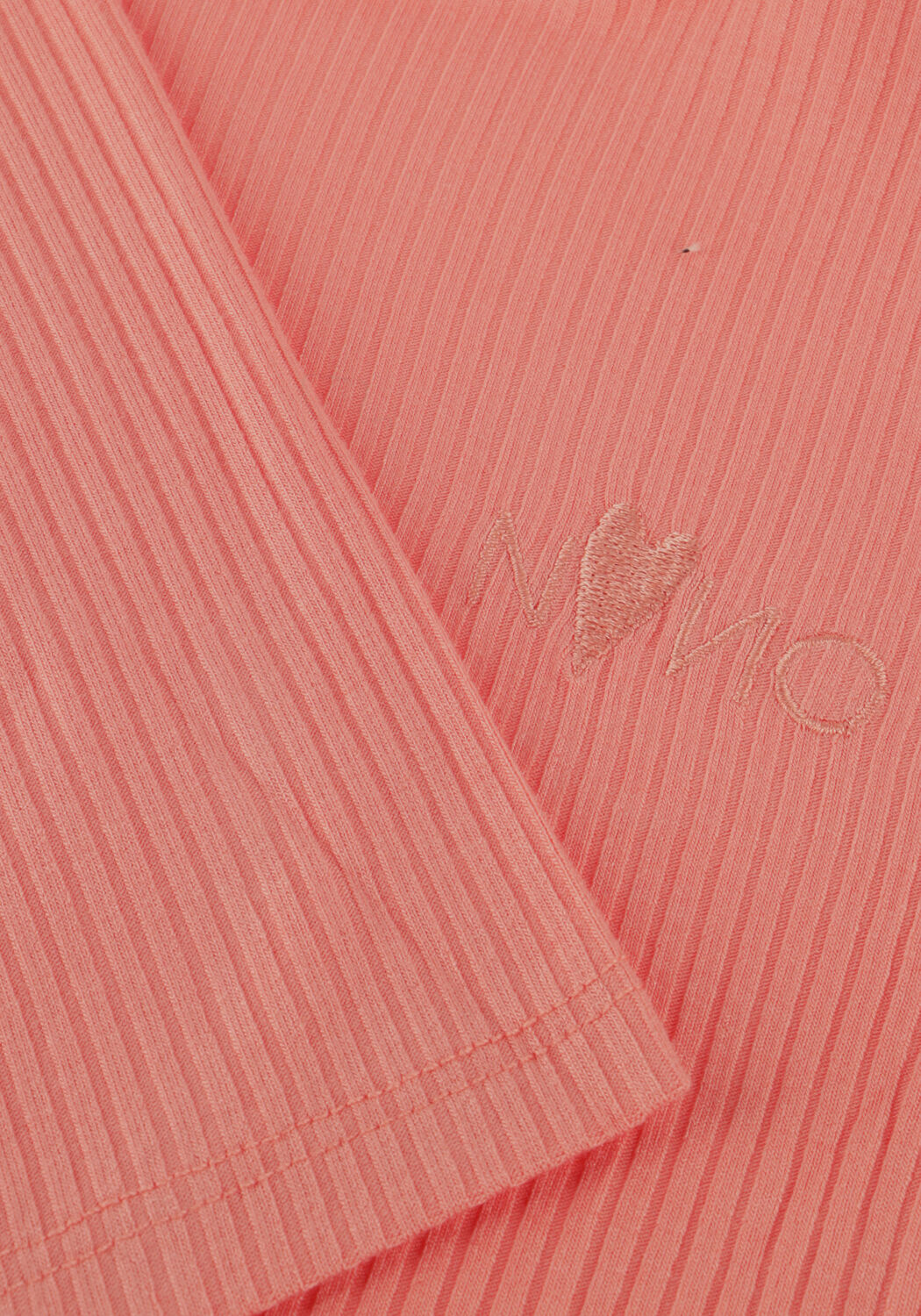 Perzik NONO Top KOSS RIB ESSENTIAL T-SHIRT - large