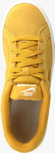 Gele NIKE Sneakers COURT ROYALE SUEDE WMNS - large