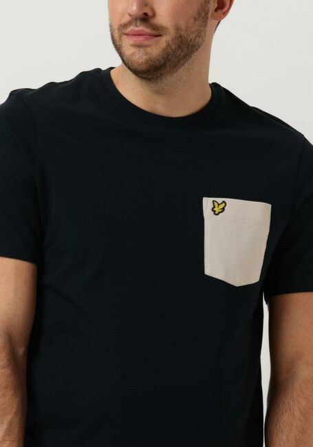 Donkerblauwe LYLE & SCOTT T-shirt CONTRAST POCKET T-SHIRT - large