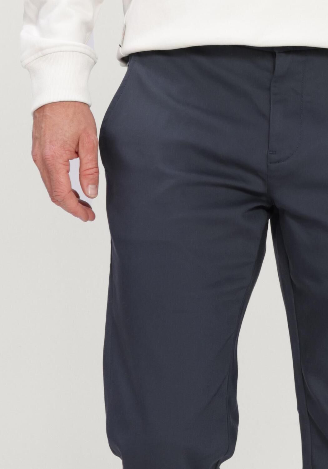 Donkerblauwe CAST IRON Lange broeken CYLAS TAPERED CHINO MEGDA POWER - large