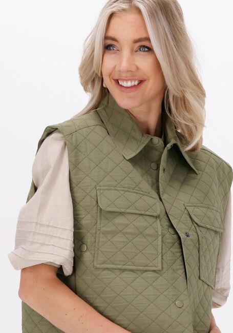 Groene LEVETE ROOM Gilet SARAH 1 SHIRT - large