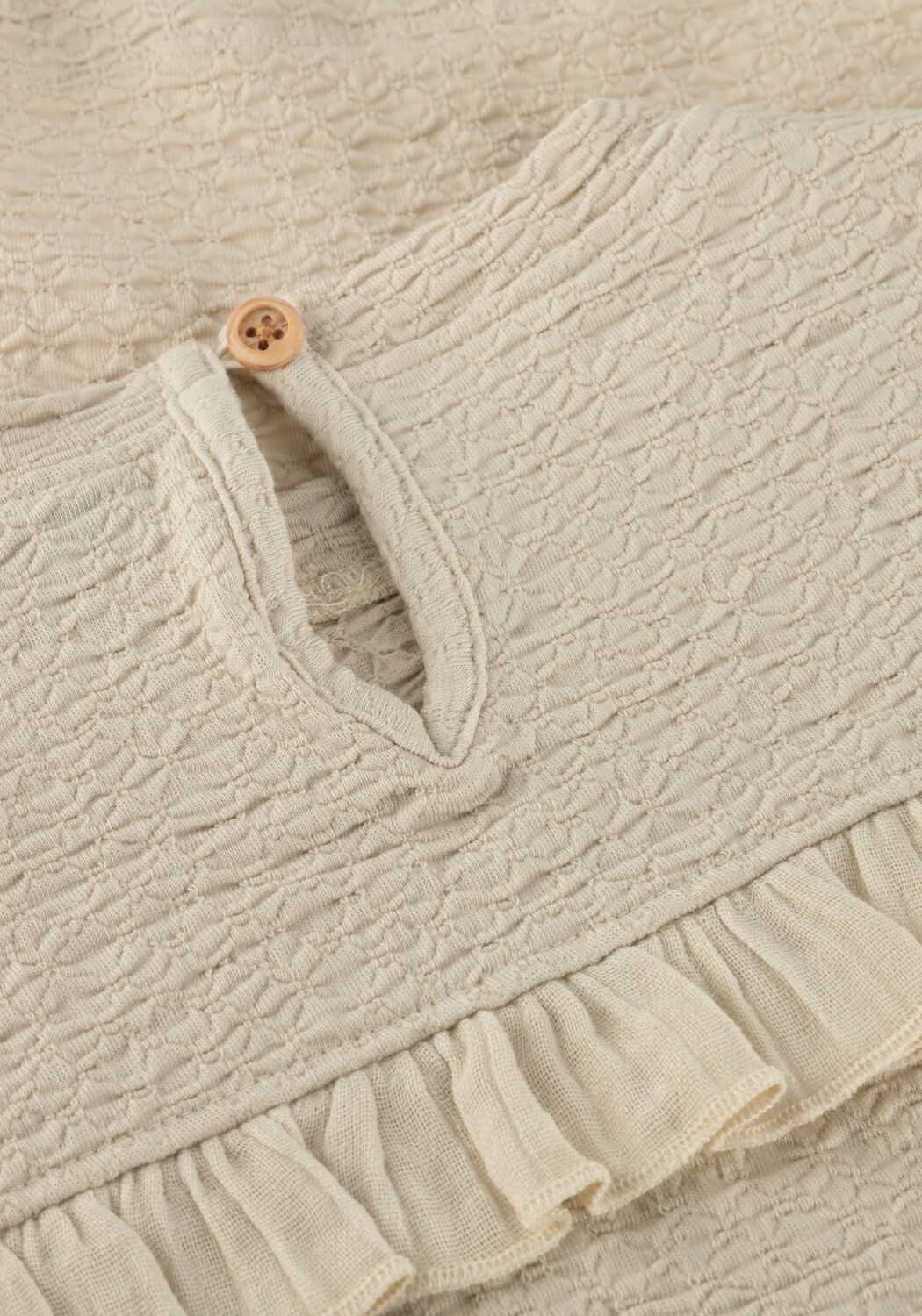 Ecru DAILY7 Blouses LONGSLEEVE RUFFLE - large