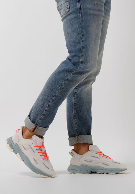 Grijze ADIDAS Lage sneakers OZWEEGO CELOX MEN - large